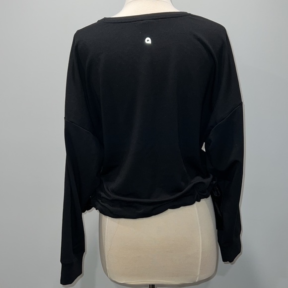 Waist length velvet trim top, size Large - Picture 4 of 6